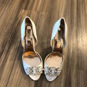 Badgley Mischka Giana satin pump